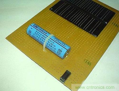 微型太陽(yáng)能供電板DIY，給手電筒收音機(jī)供電