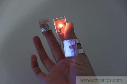 LED多點(diǎn)觸控手套DIY：把各部分焊接起來，測(cè)試