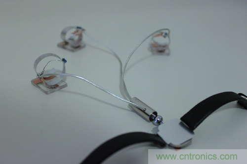 LED多點(diǎn)觸控手套DIY：把各部分焊接起來，測(cè)試