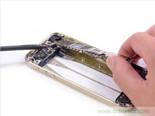 土豪金iPhone 5S拆解：內(nèi)部結(jié)構(gòu)升級，維修難度增加