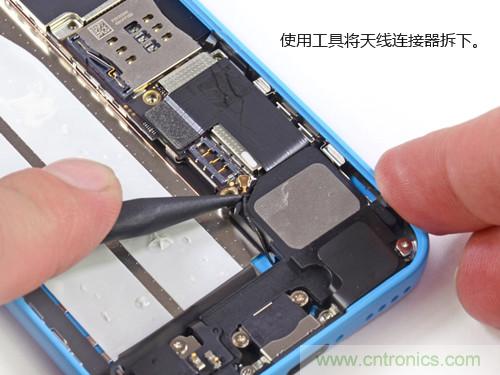 內(nèi)部能否出“彩”？“五彩機(jī)身”iPhone 5C拆解揭秘