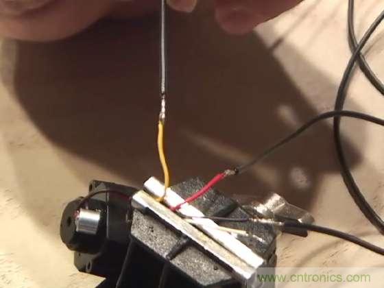 DIY：40刀，教你自制能“偷拍”的太陽(yáng)鏡