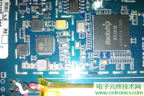 不怕摔的電紙書！一款柔性屏電子書閱讀器拆解