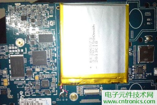 不怕摔的電紙書！一款柔性屏電子書閱讀器拆解