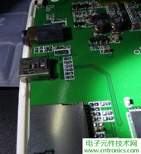 探秘電子紙！一款電紙書的電子墨水屏拆解