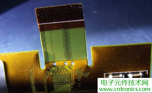 探秘電子紙！一款電紙書的電子墨水屏拆解