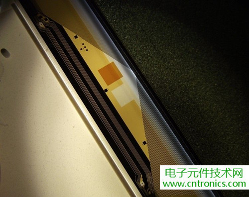 探秘電子紙！一款電紙書的電子墨水屏拆解