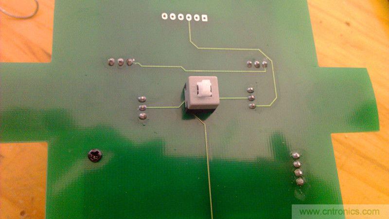 牛人力作！PCB版藍(lán)牙智能小車DIY