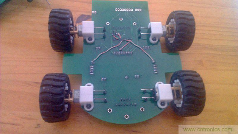 牛人力作！PCB版藍(lán)牙智能小車DIY