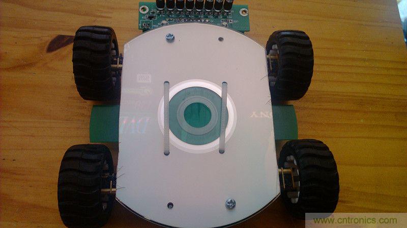 牛人力作！PCB版藍(lán)牙智能小車DIY