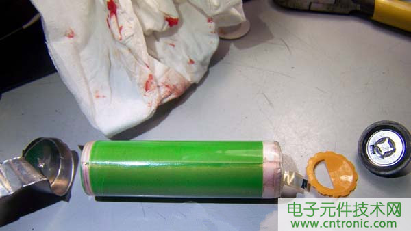 筆記本電池拆解，探秘電池內(nèi)部結(jié)構(gòu)