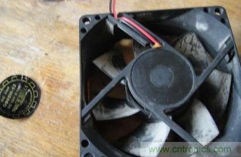 創(chuàng)意DIY！迷你風(fēng)力發(fā)電機(jī)！