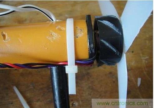 創(chuàng)意DIY！迷你風(fēng)力發(fā)電機(jī)！