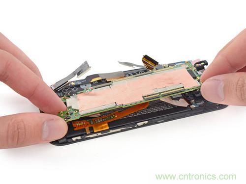 牛人強(qiáng)拆！新HTC One(M8)真機(jī)精密做工難修理
