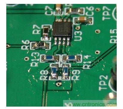  即為殘留過多數(shù)量焊劑的 PCB。