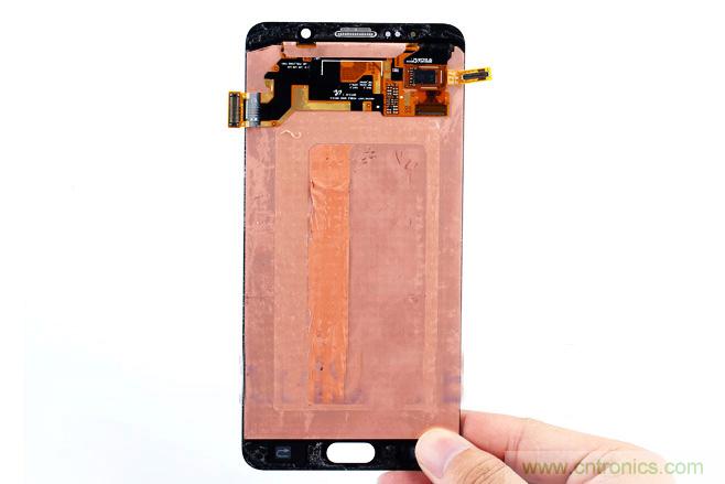 Galaxy Note5拆解，與S系列差距日漸模糊