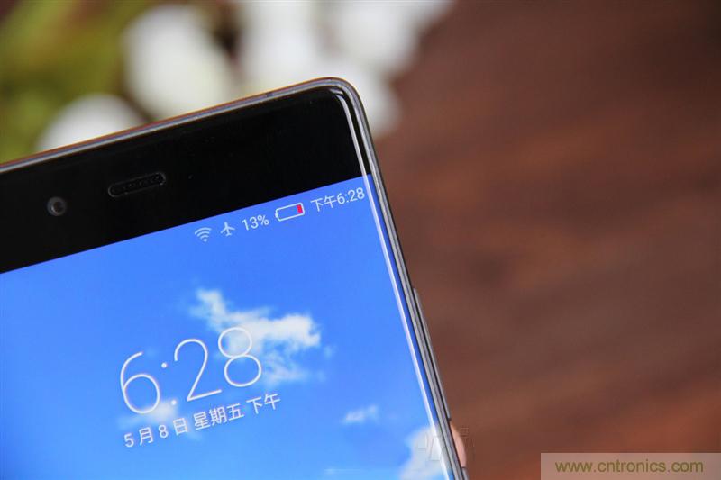 無邊框的 nubia Z9 ，一款既有驚喜，又有驚艷的智能手機