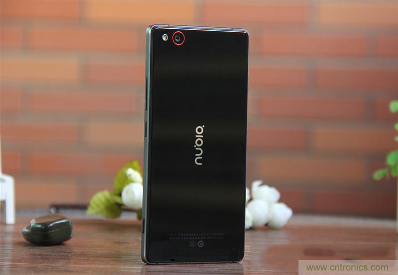無邊框的 nubia Z9 ，一款既有驚喜，又有驚艷的智能手機