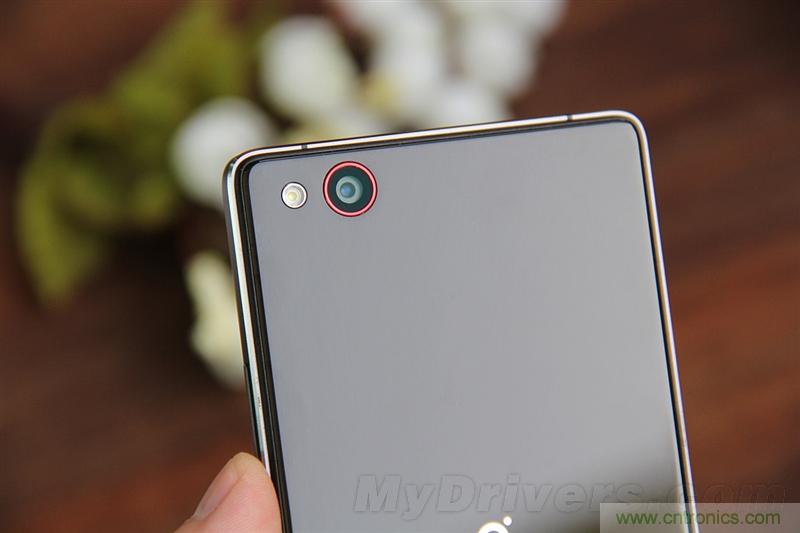 無邊框的 nubia Z9 ，一款既有驚喜，又有驚艷的智能手機