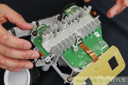 拆解筆記本不過(guò)癮，那就來(lái)拆拆日本情感機(jī)器人吧！