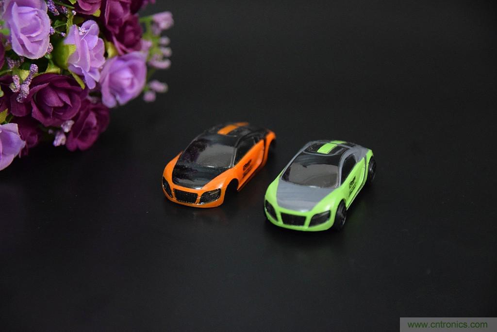 虛擬與現(xiàn)實(shí)相結(jié)合的飛車游戲，讓你體驗(yàn)速度與激情的碰撞！