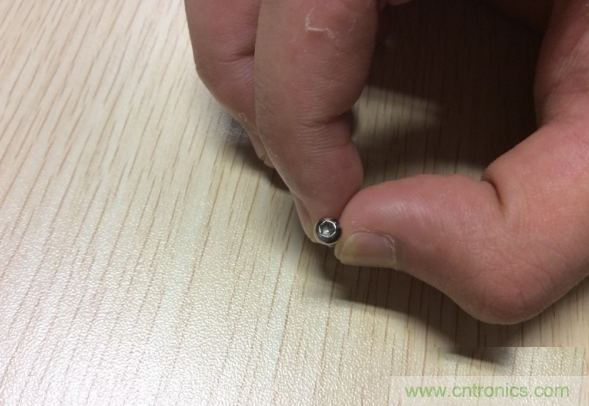 真飛機拆不著，那就來拆拆無人機“鼻祖”大疆吧！