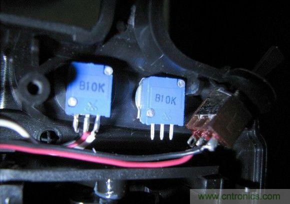 無人機 DIY 制作全過程，酷得不要不要的！