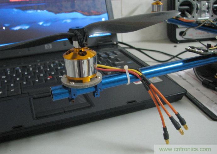 無人機 DIY 制作全過程，酷得不要不要的！