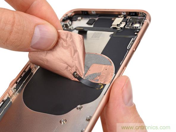 iPhone 8首拆：無線充電版本的iPhone 7？