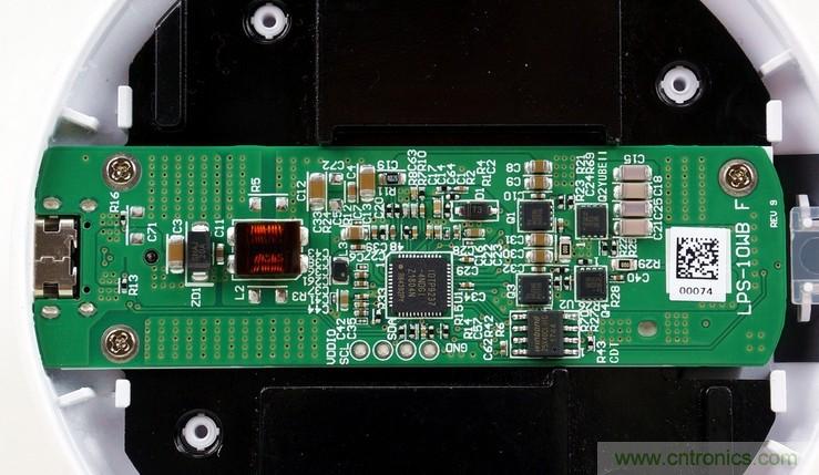 拆解對比：系出同門，小米、紫米無線充電器的差別有多大？