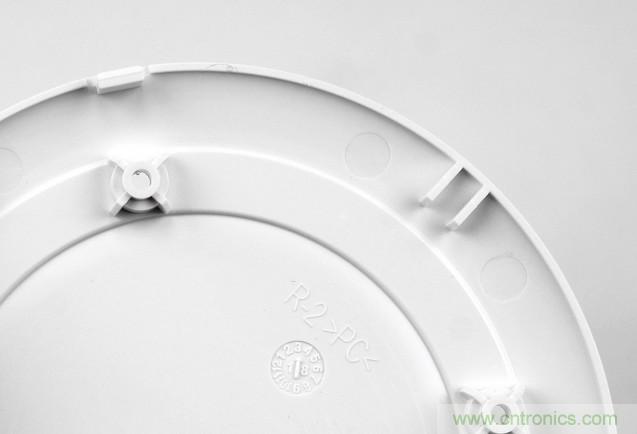 拆解對比：系出同門，小米、紫米無線充電器的差別有多大？
