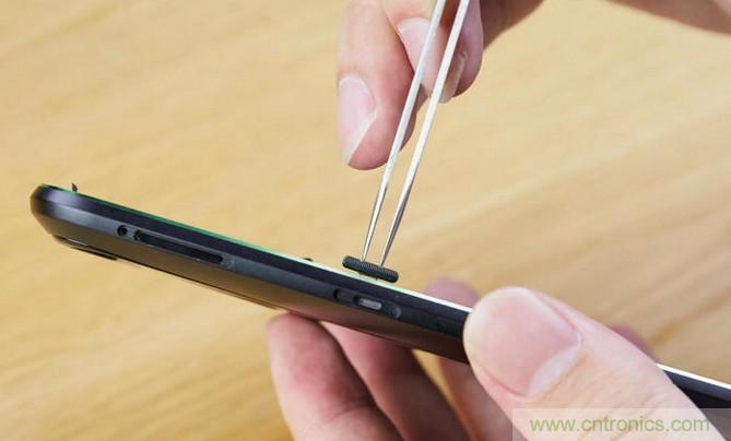 拆解黑鯊手機(jī)：多級直觸一體式液冷系統(tǒng)有什么門道？
