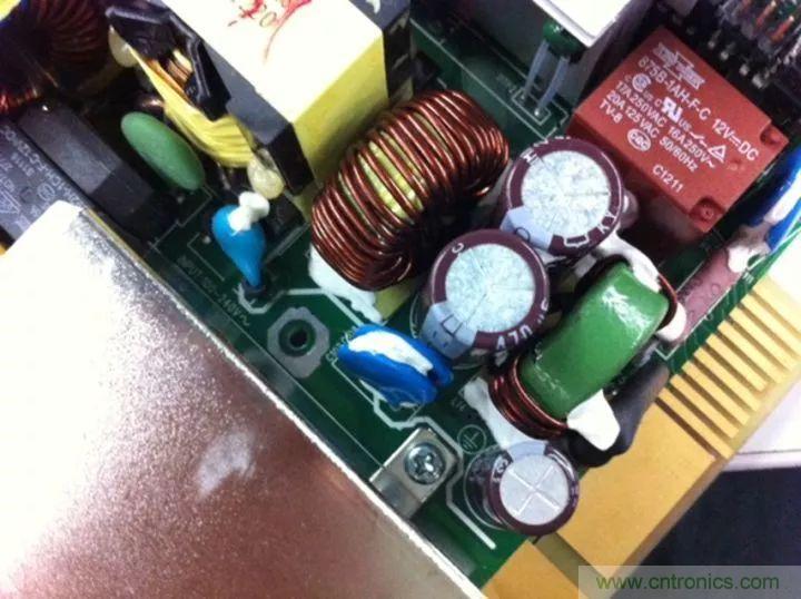 了解電容，讀這一篇就夠了