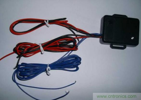 振動(dòng)傳感器的機(jī)電變換原理？主要的分類有哪些？
