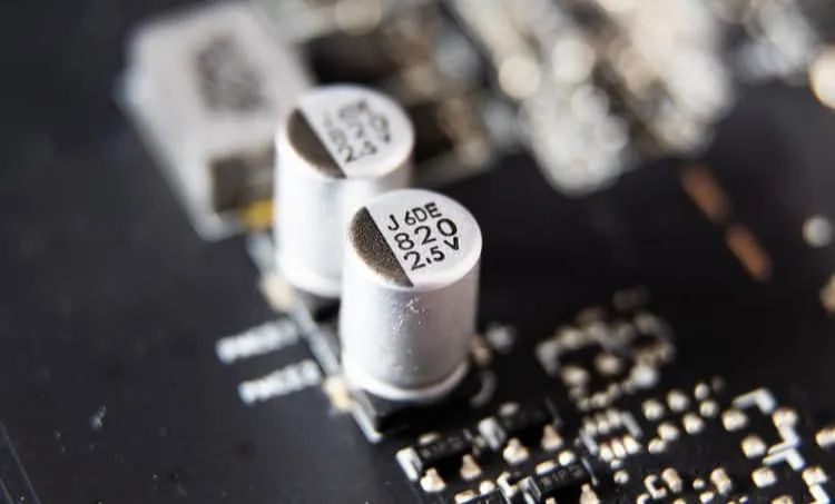 如何確定目標阻抗以實現(xiàn)電源完整性？